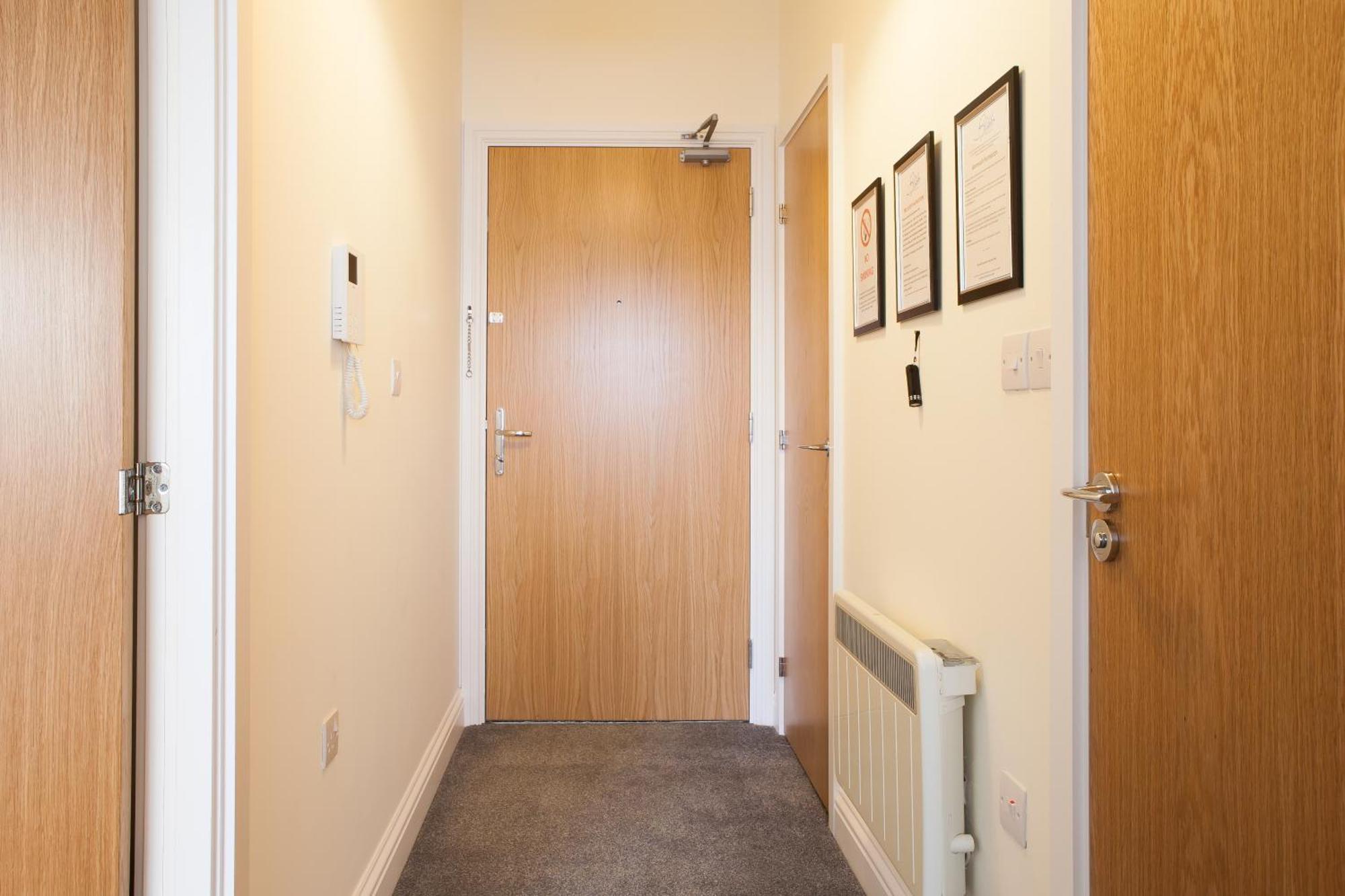 Guild House Apartment Swindon Bagian luar foto