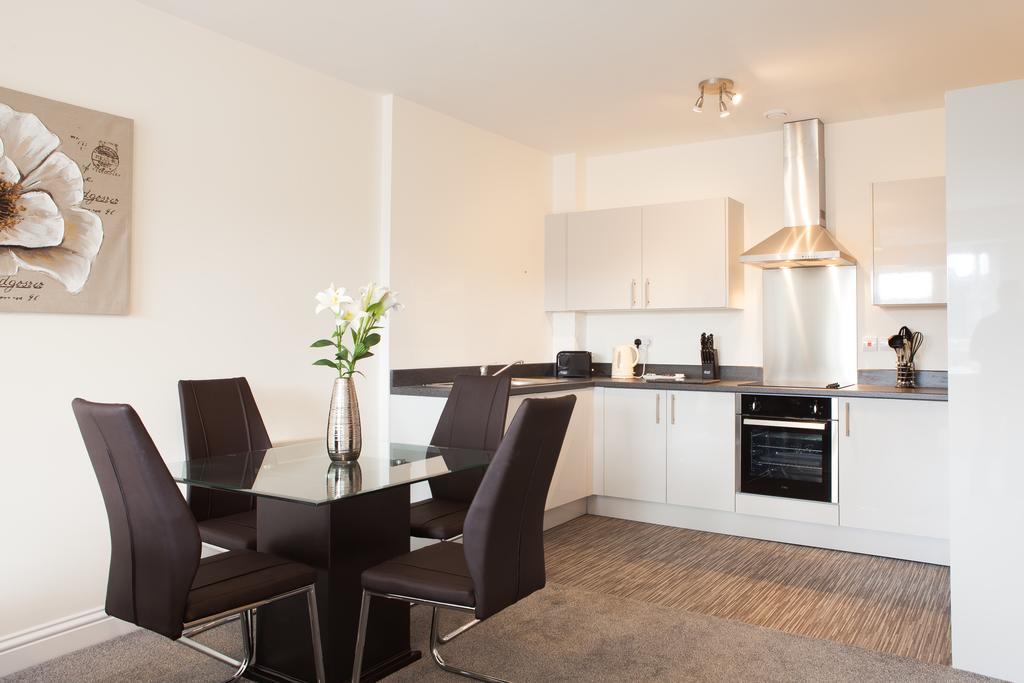 Guild House Apartment Swindon Bagian luar foto