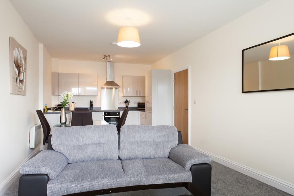 Guild House Apartment Swindon Bagian luar foto