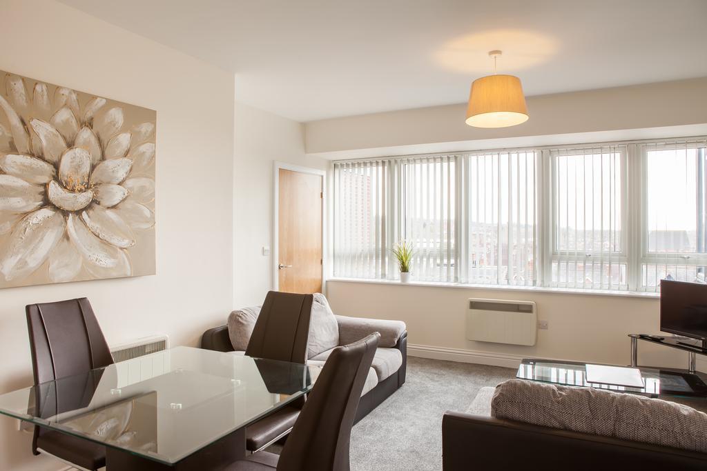 Guild House Apartment Swindon Bagian luar foto